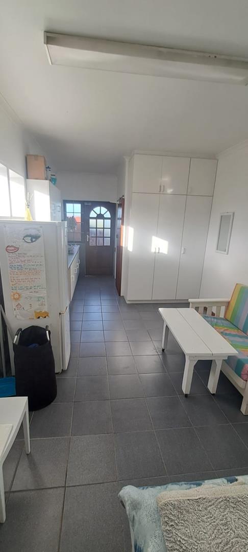 To Let 1 Bedroom Property for Rent in Summerstrand Eastern Cape